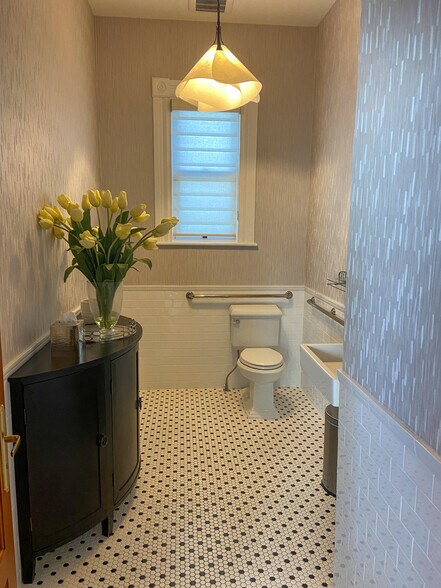 More Photos Of 700 Franklin St, Napa Office For Lease