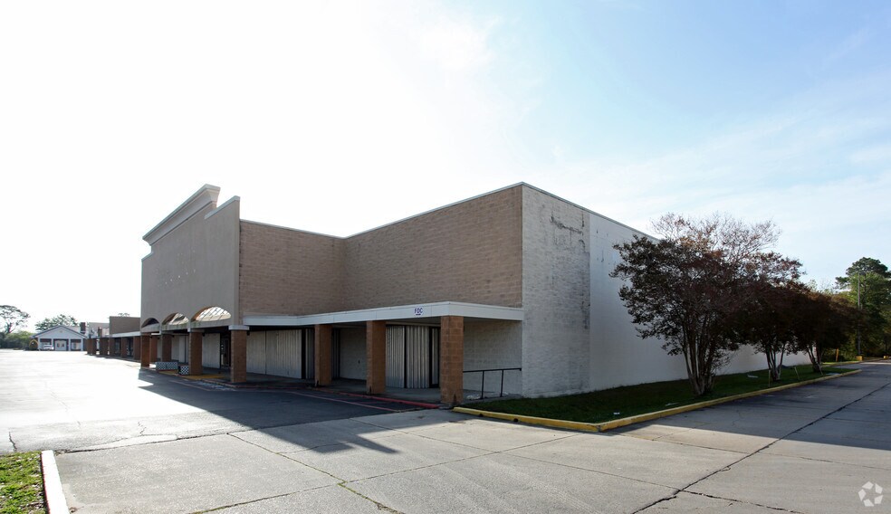 More Photos Of 2363 Pass Rd, Biloxi Freestanding For Lease