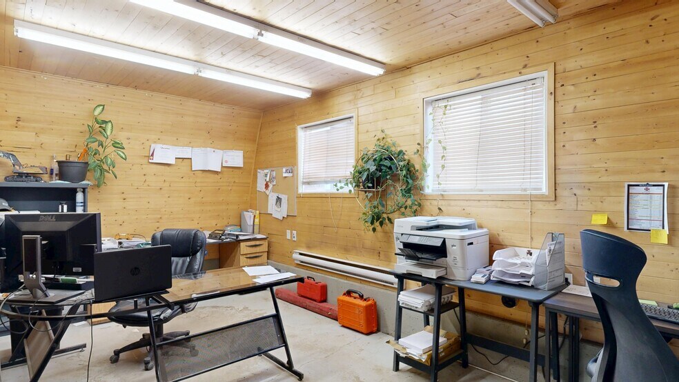 More Photos Of 3804-47 Ave, Stettler Warehouse For Sale
