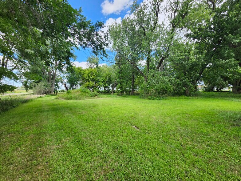 More Photos Of 17069 400th St, Leland Contractor Storage Yard For Sale