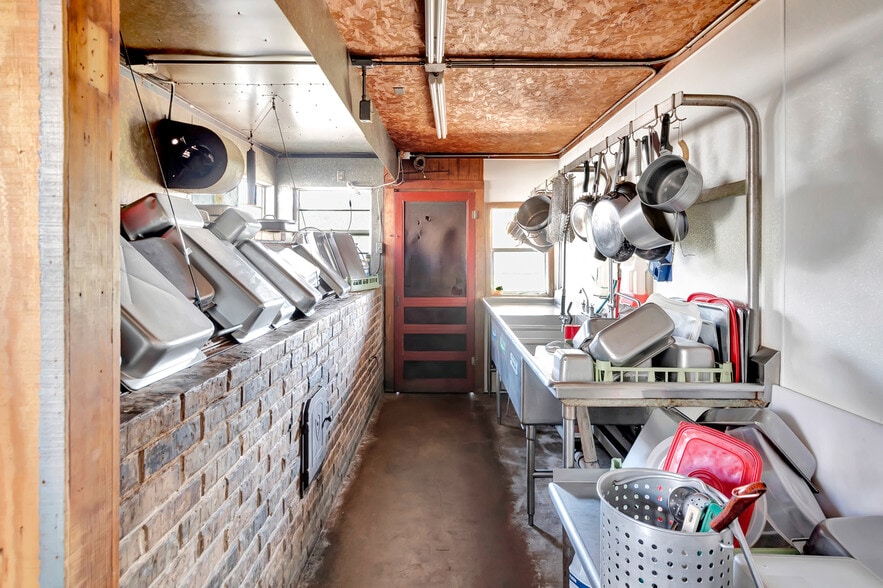 More Photos Of 321 Kolle Road, Inez General Retail For Sale