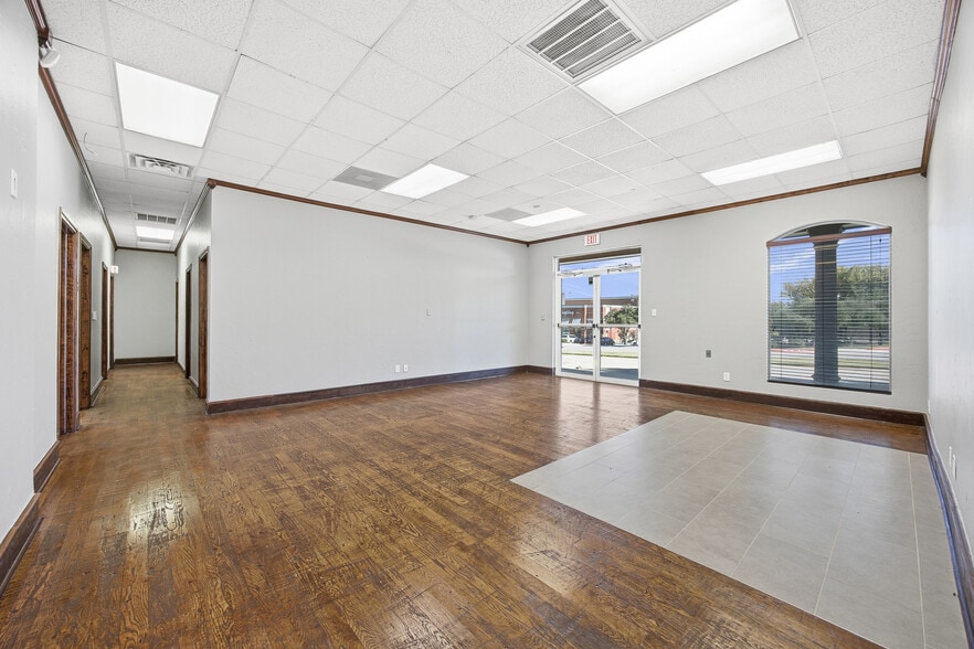 More Photos Of 120 S Village Center Rd, Southlake Office For Lease