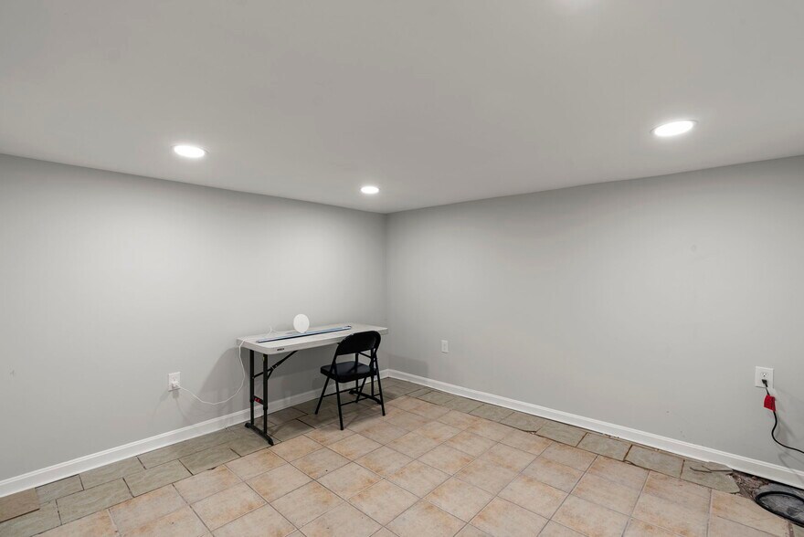 More Photos Of 4710 Liberty Heights Ave, Baltimore General Retail For Sale