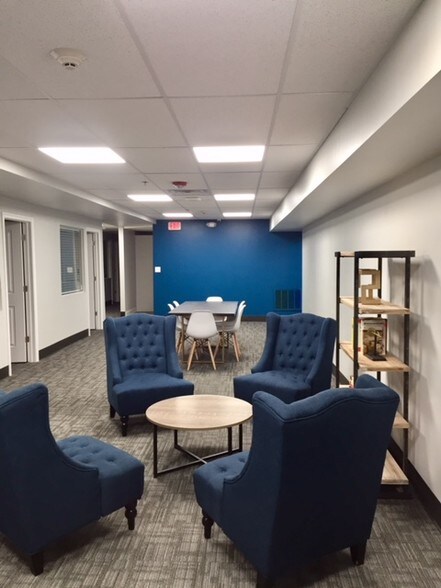 More Photos Of 5117 Main St, Downers Grove Storefront Retail Office For Lease