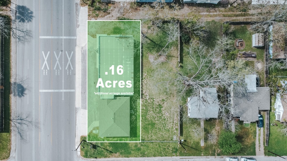 More Photos Of 305 N Laurent St, Victoria Flex For Sale