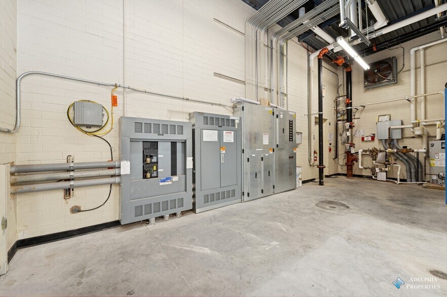 More Photos Of 6905 75th Pl, Pleasant Prairie Supermarket For Lease