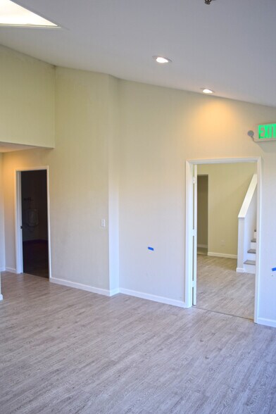 More Photos Of 566 Portal St, Cotati Showroom For Sale