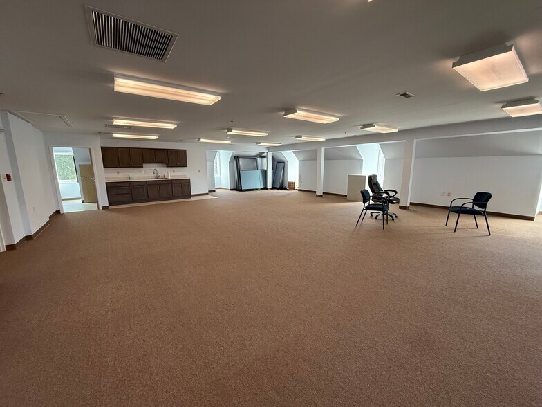 More Photos Of 22888 Three Notch Rd, California Office For Sale