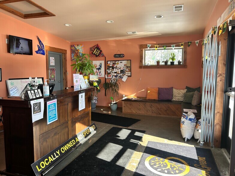 More Photos Of 270 Crandall Pky, Lawrence General Retail For Sale