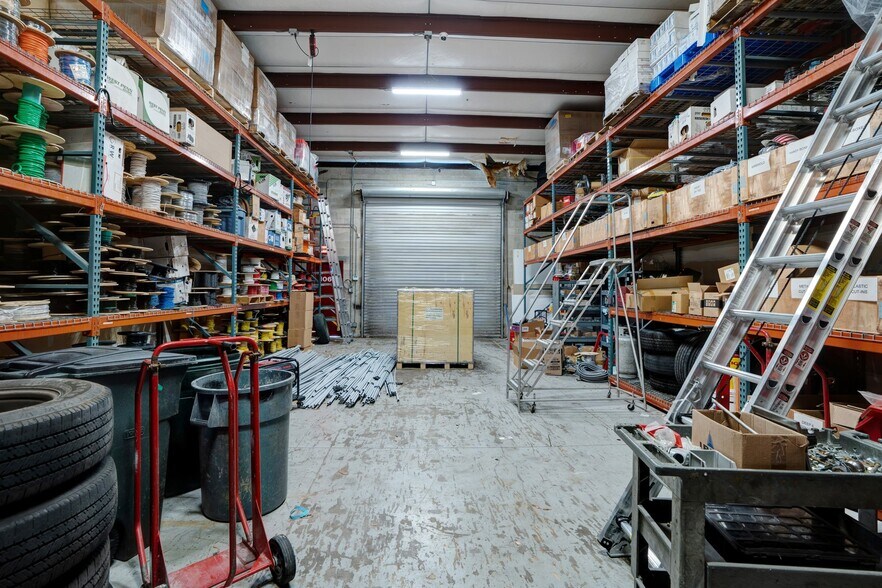 More Photos Of 1882 Porter Lake Dr, Sarasota Light Manufacturing For Sale