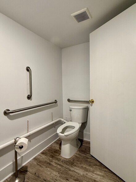 More Photos Of 22 Campbell Ave SE, Roanoke Storefront Retail Residential For Sale