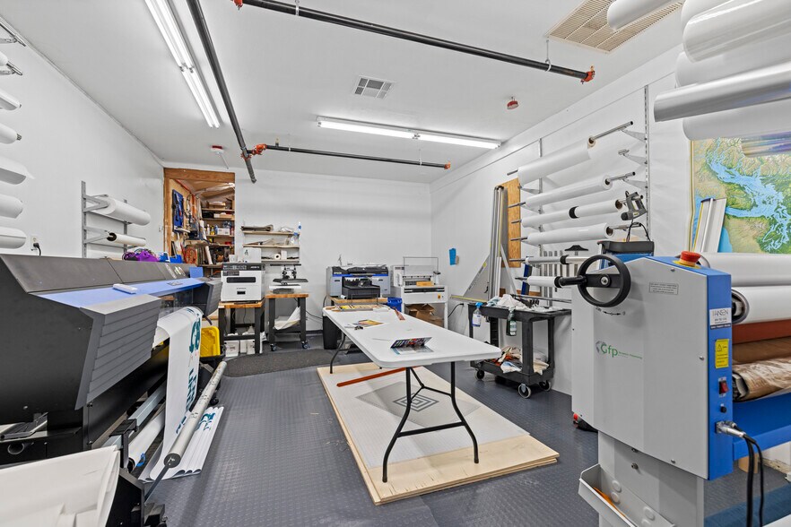 More Photos Of 105 1st St, Langley Storefront Retail Residential For Sale