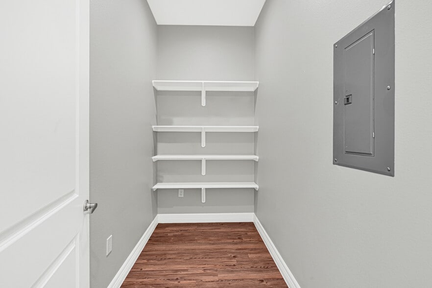 More Photos Of 10401 S Mason Rd Building A, Richmond Office For Lease