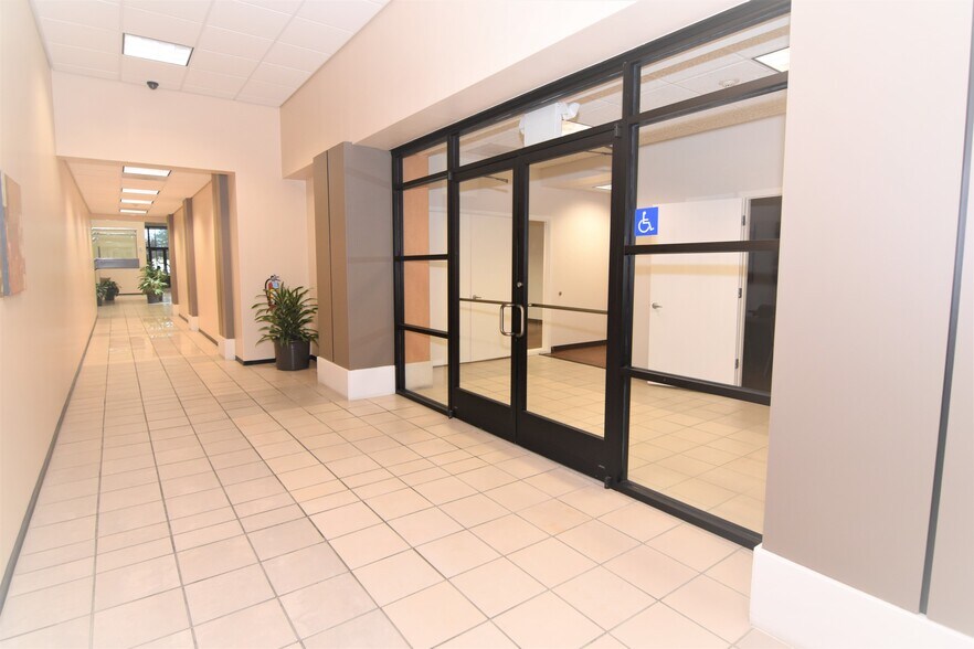 More Photos Of 8701 Bedford Euless Rd, Hurst Office For Lease