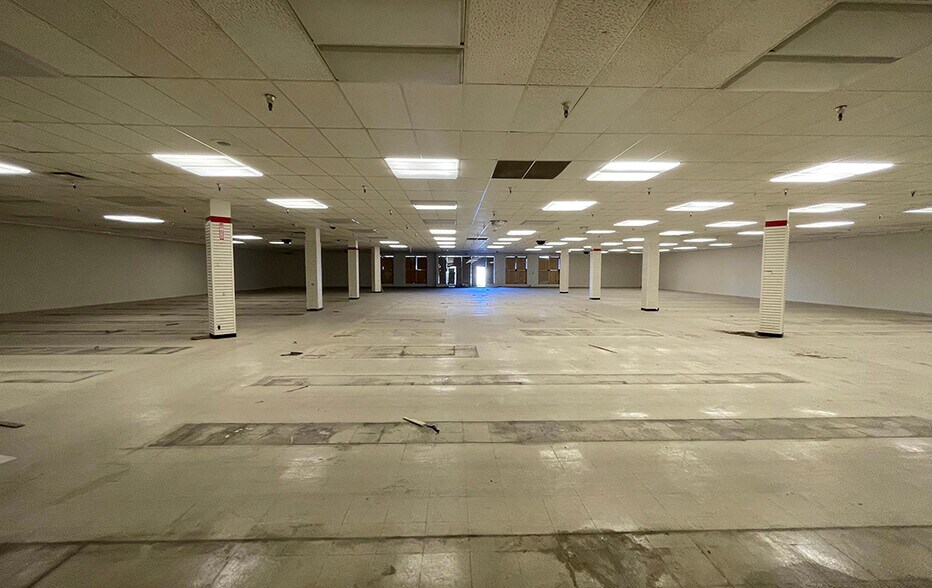 More Photos Of 2275 E Florida Ave, Hemet Freestanding For Lease