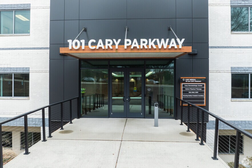 More Photos Of 101 SW Cary Pky, Cary Medical For Lease
