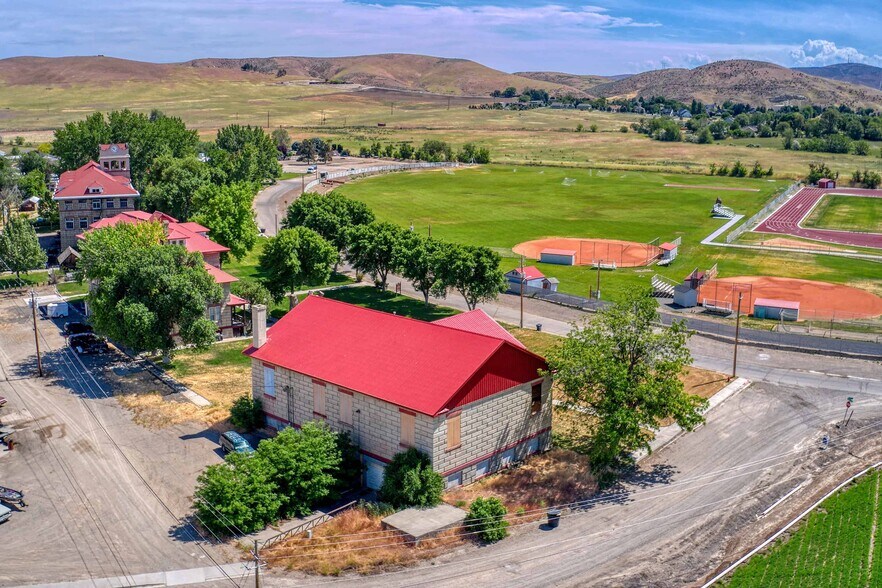 More Photos Of 2155 Paddock Ave, Weiser Office For Sale