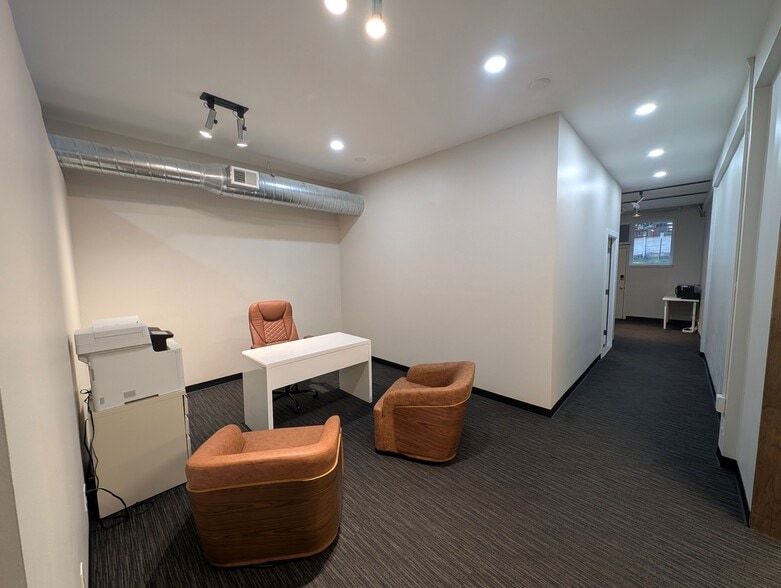 More Photos Of 7707-7709 Clayton Rd, Saint Louis Office For Lease