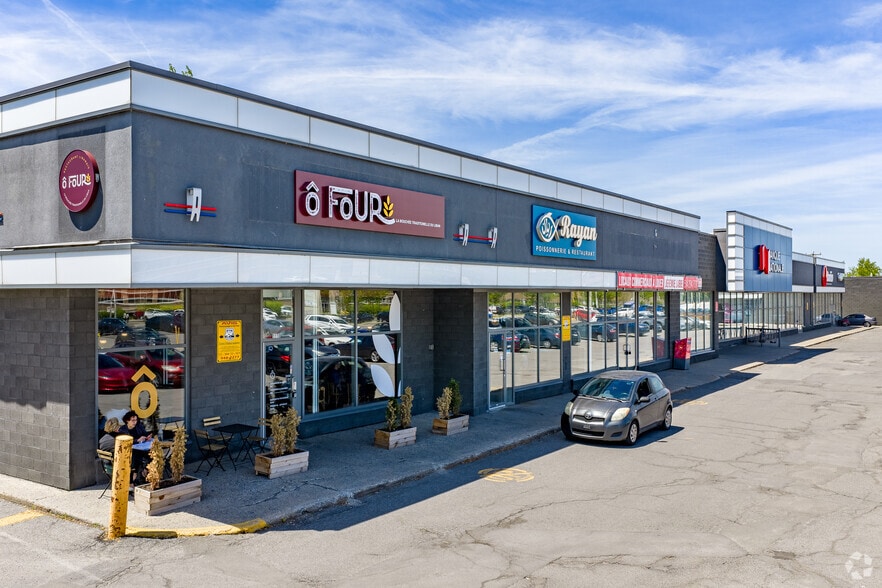 Primary Photo Of 1110-1146 Boul Marcel-Laurin, Saint-Laurent Storefront For Lease