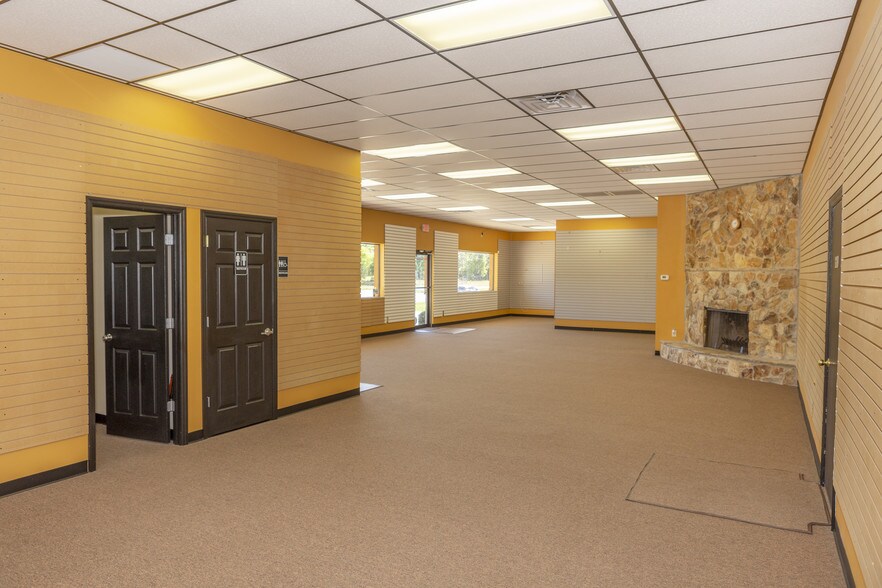 More Photos Of 2211 E Norvell Bryant Hwy, Hernando Freestanding For Sale