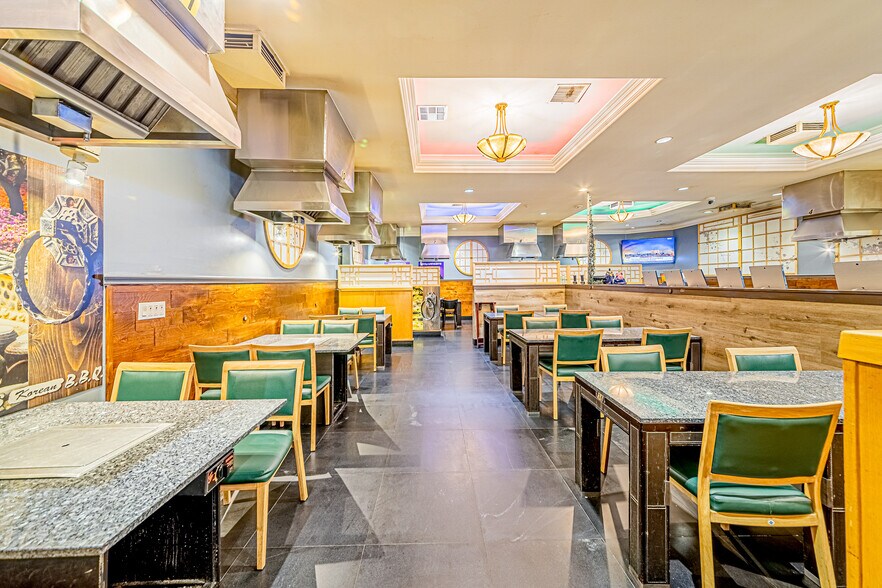 More Photos Of 3680 W 6th St, Los Angeles Restaurant For Sale