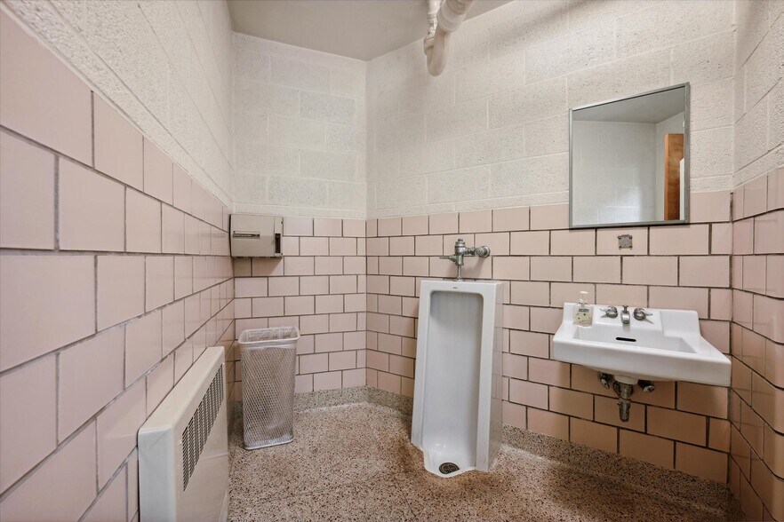 More Photos Of 725 Navarre Ave, Toledo Religious Facility For Sale