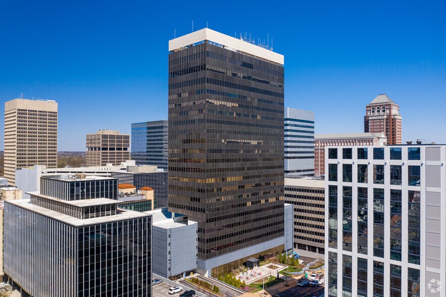 Primary Photo Of 7777 Bonhomme Ave, Clayton Coworking Space