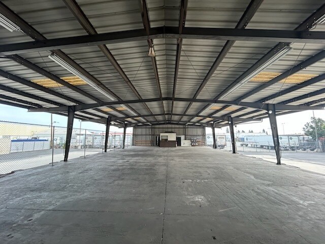 More Photos Of 1115 S Taylor Ave, Montebello Truck Terminal For Lease