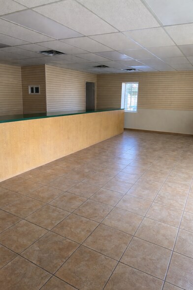 More Photos Of 239 N 9th St, Montrose Specialty For Lease