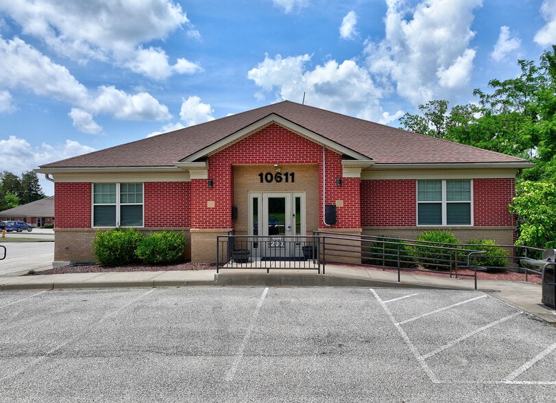 More Photos Of 10609-10611 Watterson Center Ct, Louisville Office For Sale