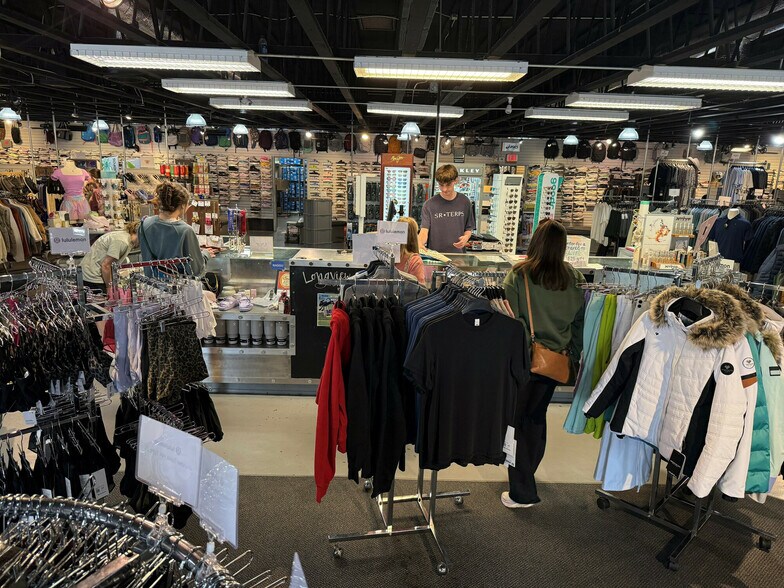 More Photos Of 1419 NW Loop 281, Longview Storefront For Sale