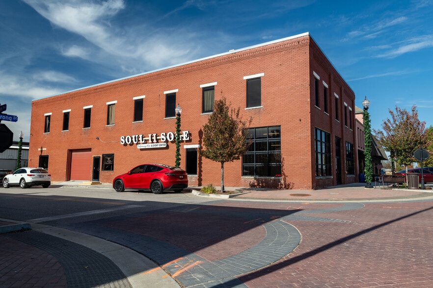 More Photos Of 200 N Armstrong St, Bixby Storefront For Sale