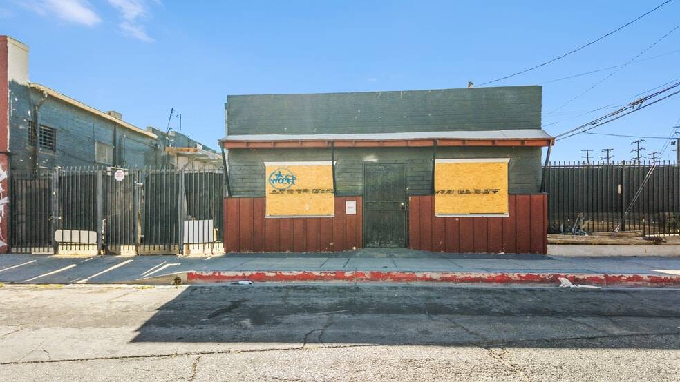 More Photos Of 15586 7th St, Victorville Storefront For Sale