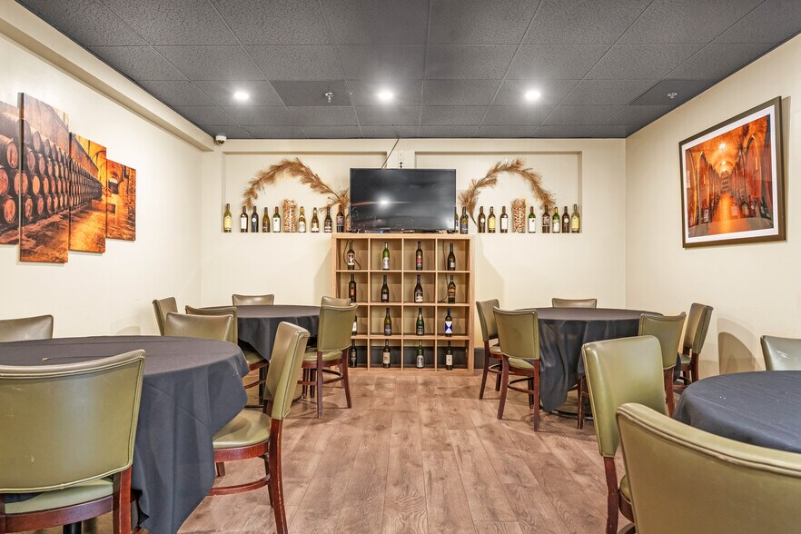 More Photos Of 2099 Post Rd, Warwick Restaurant For Sale