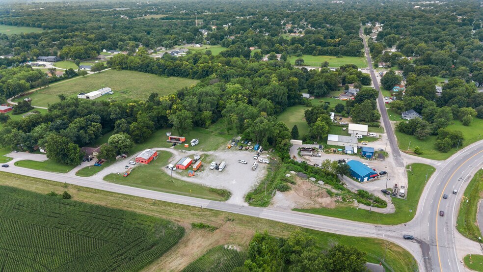 More Photos Of 1420 Highway M, Sedalia Service Station For Sale