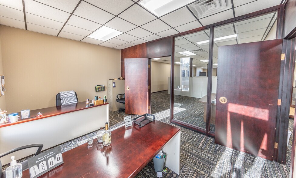 More Photos Of 23 Briercroft Office Park, Lubbock Office For Lease