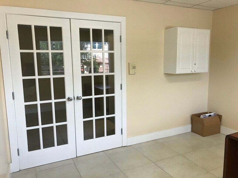More Photos Of 150 Southpark Blvd, Saint Augustine Medical For Lease