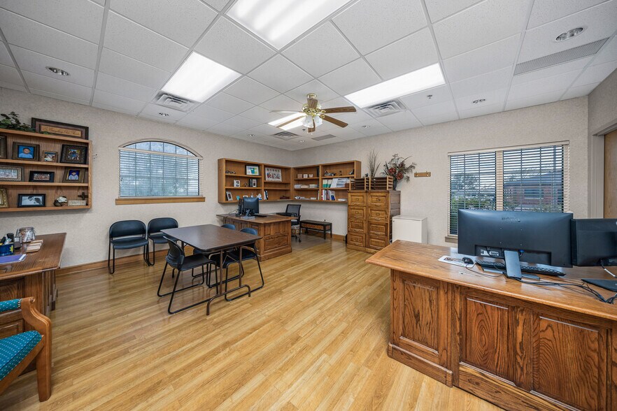 More Photos Of 4920 SW Lee Blvd, Lawton Medical For Lease