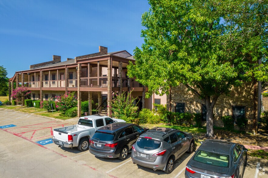 More Photos Of 350 Oaks Trl, Garland Office For Lease