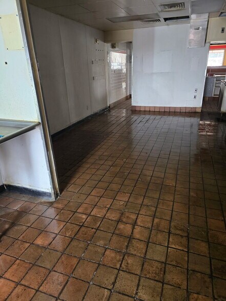 More Photos Of 1136 1st St, Kennett Fast Food For Sale