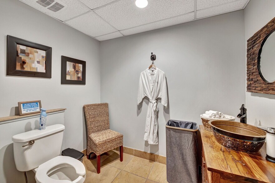 More Photos Of 3045 N Federal Hwy, Fort Lauderdale Storefront Retail Office For Lease