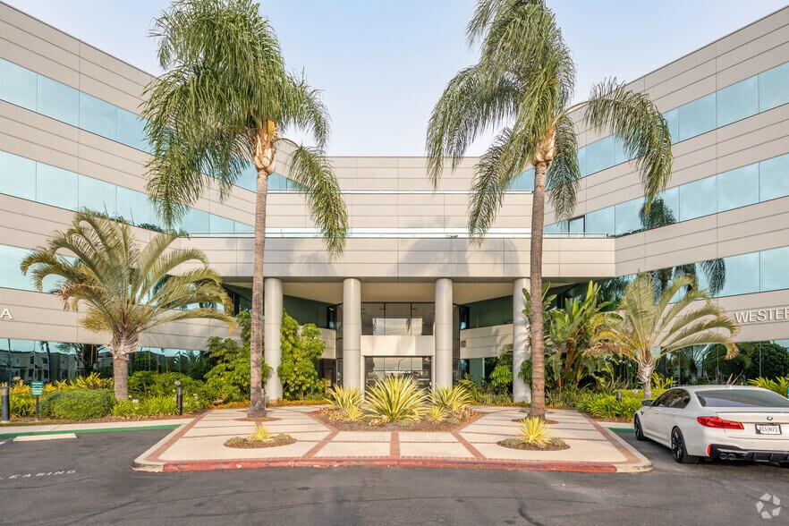 More Photos Of 625 The City Dr S, Orange Office For Lease