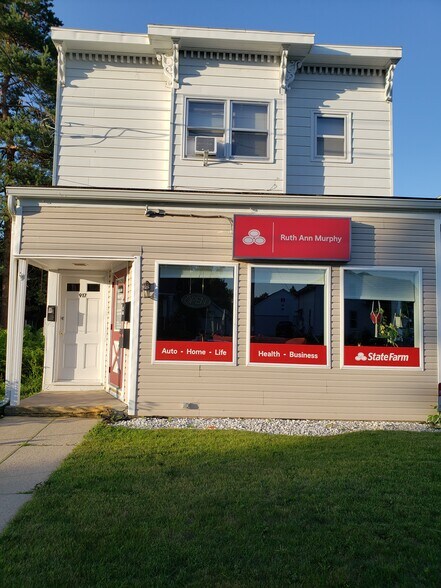More Photos Of 917 E Main St, Stoughton Storefront For Lease