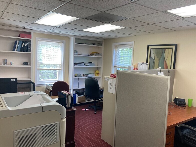 More Photos Of 1900 John Hanson Ln, Oxon Hill Bank For Sale