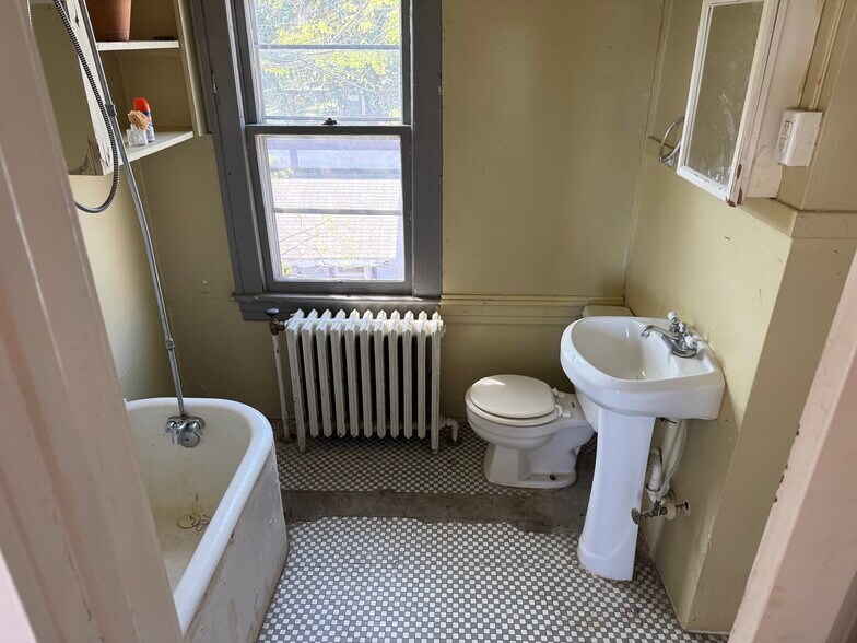 More Photos Of 917 1st St SW, Roanoke Multifamily For Sale