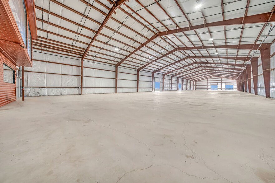 More Photos Of 3411 FM465, Seguin Warehouse For Lease