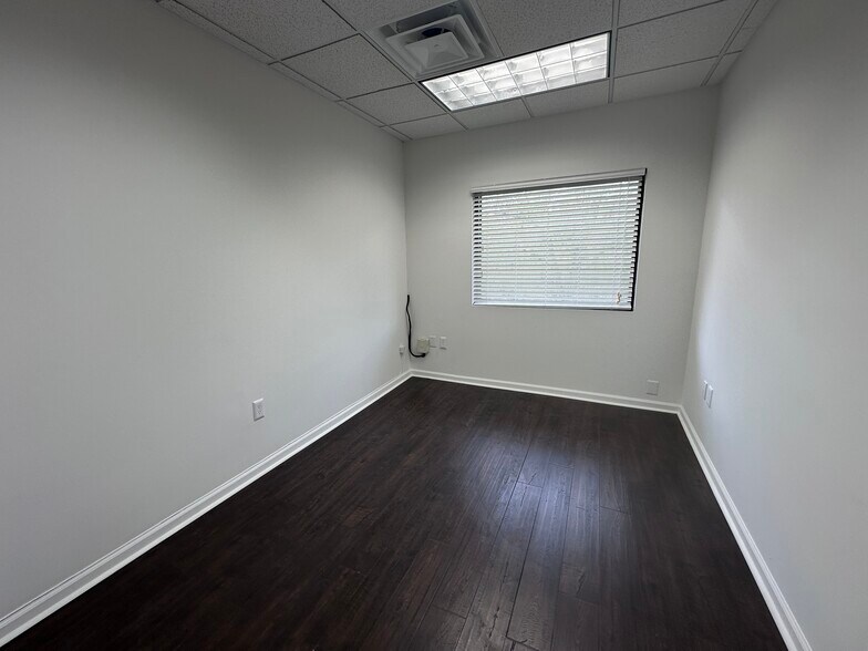 More Photos Of 2813 S Hiawassee Rd, Orlando Medical For Sale