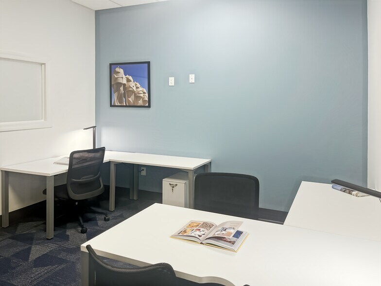 More Photos Of 1701 Park Center Dr, Orlando Coworking Space
