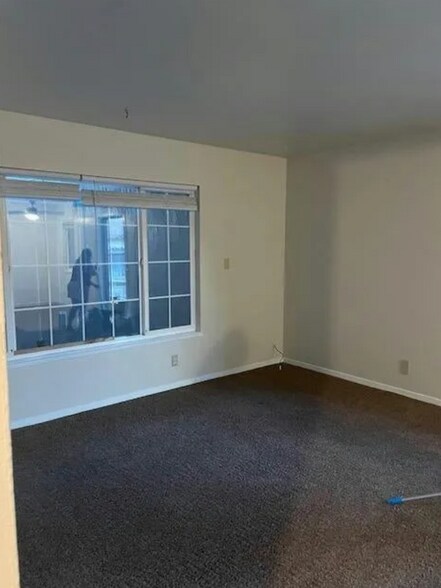 More Photos Of 218 W K St, Los Banos Apartments For Sale
