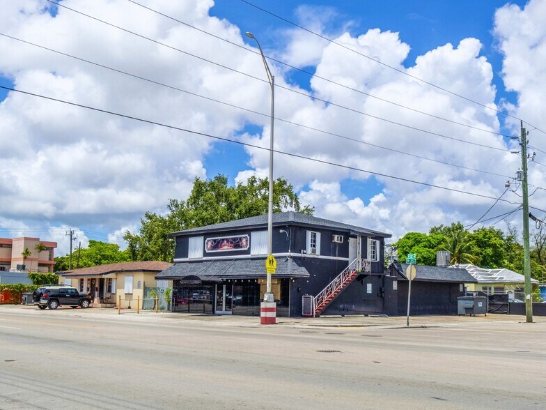 More Photos Of 3490 NW 32nd Ave, Miami General Retail For Sale